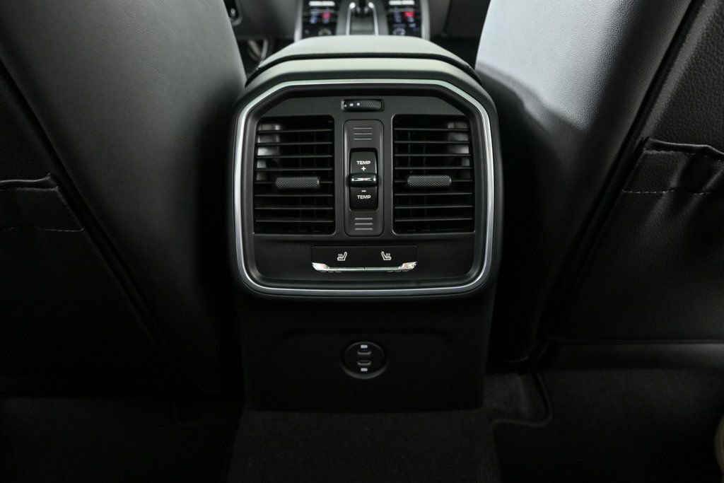 New 2026 Porsche Macan image 21