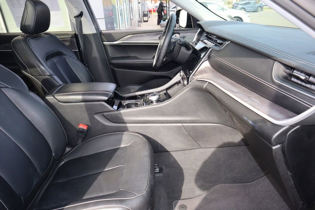 Used 2022 Jeep Grand Cherokee L Limited AWD/4WD image 33