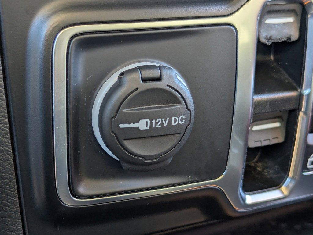 Used 2022 Jeep Gladiator Willys image 24