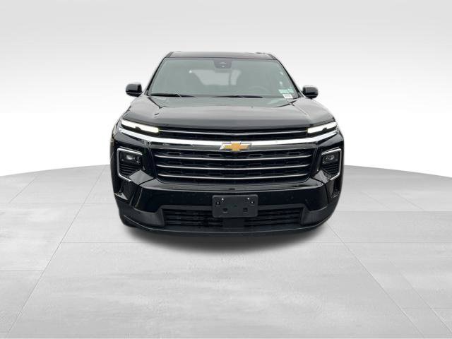 Used 2026 Chevrolet Traverse LT AWD/4WD image 2