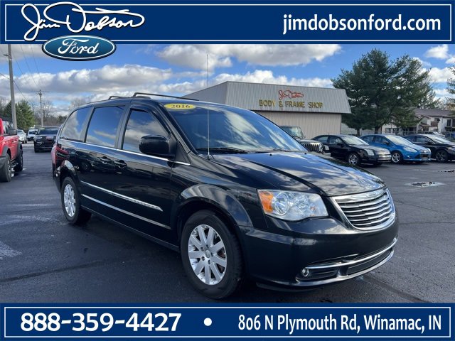 Used 2016 Chrysler Town & Country Touring image 1