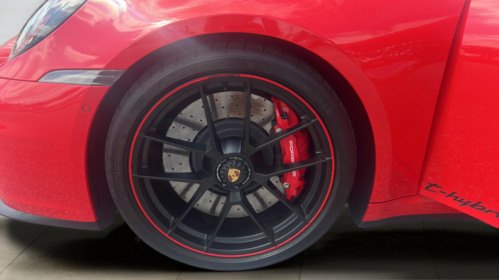 Certified 2026 Porsche 911 Carrera 4 GTS AWD/4WD image 15