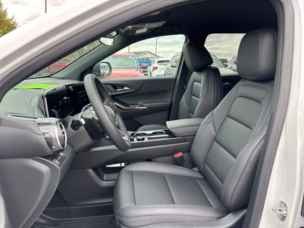 New 2026 Chevrolet Equinox LT w/ Convenience Package II AWD/4WD image 9