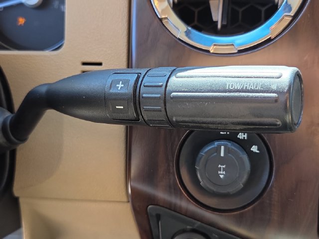 Used 2015 Ford F250 Lariat w/ Lariat Ultimate Package AWD/4WD image 17