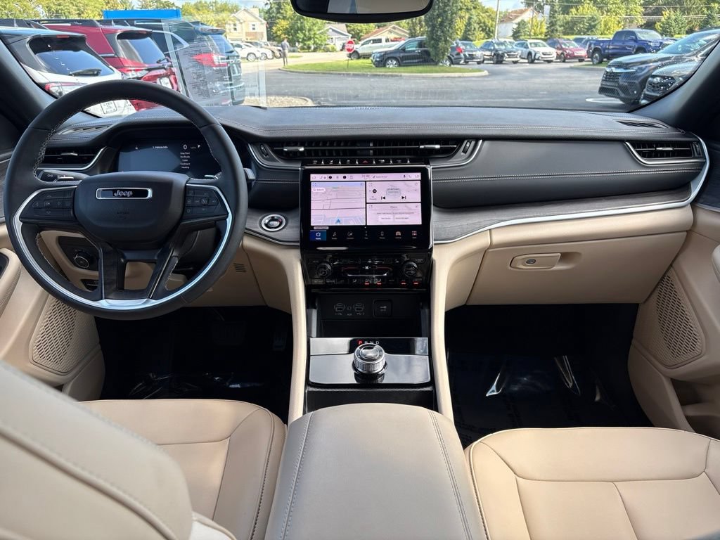 Used 2024 Jeep Grand Cherokee Limited RWD image 11