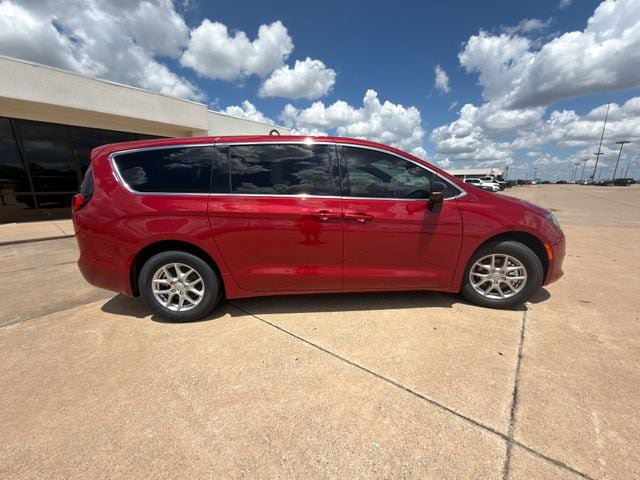 New 2026 Chrysler Voyager LX FWD image 19