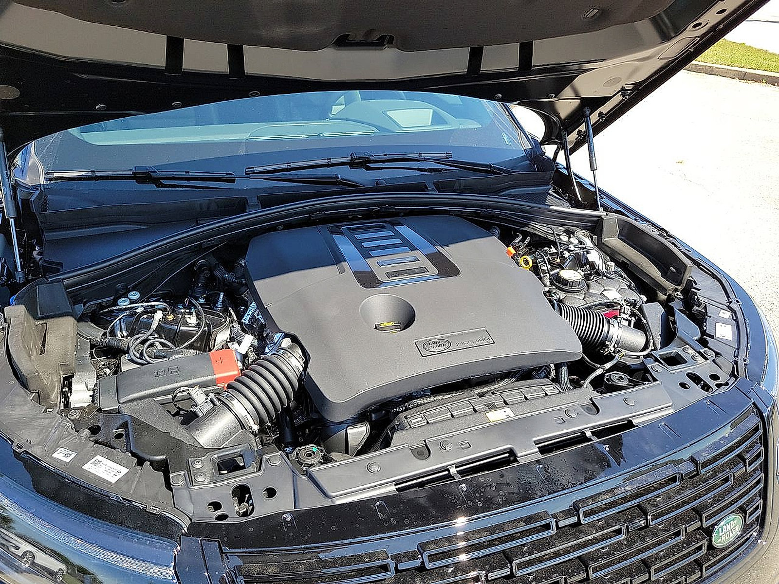 New 2025 Land Rover Range Rover Velar Dynamic SE image 27