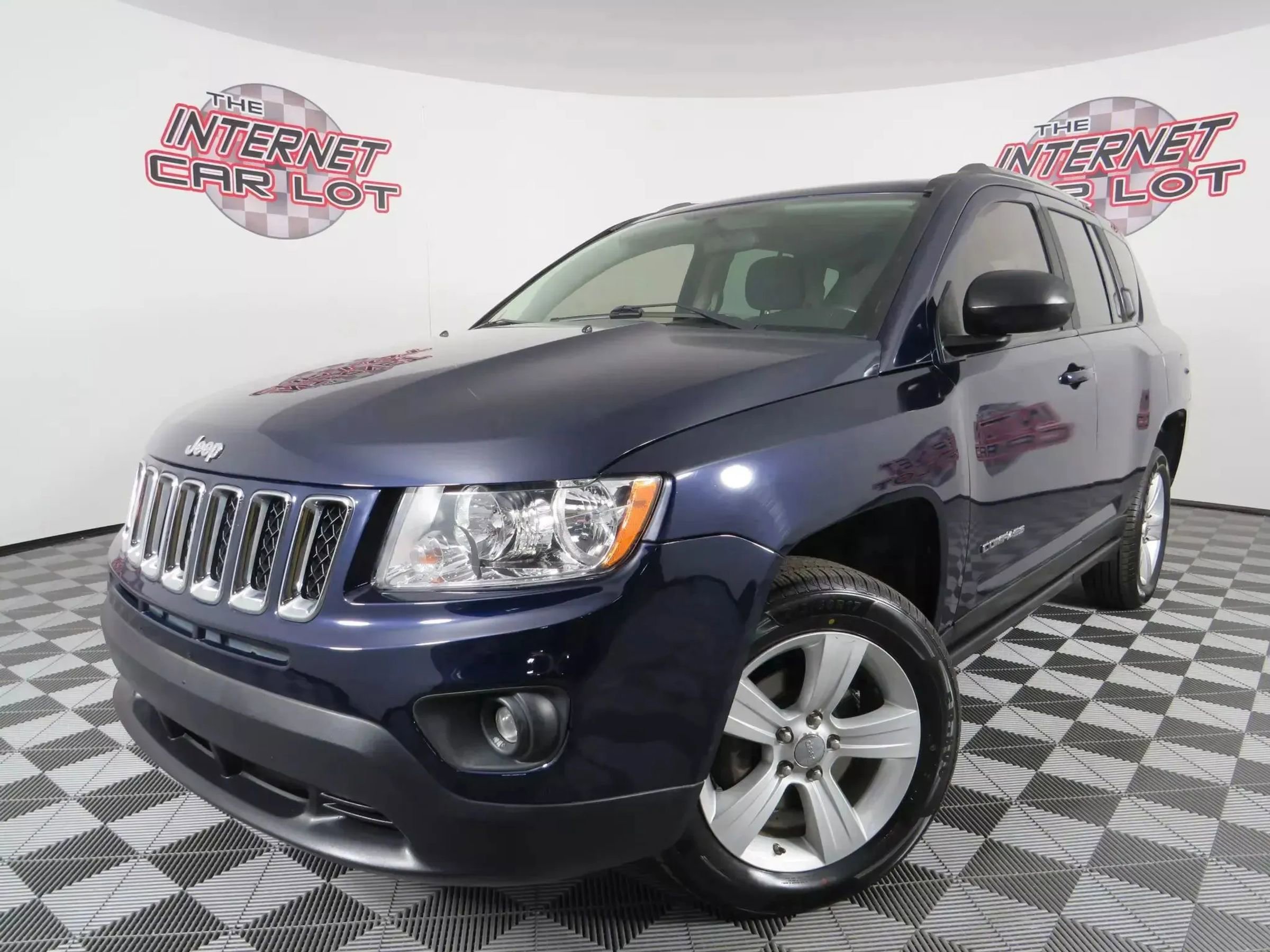Used 2013 Jeep Compass Latitude w/ Sun/Sound Group FWD image 1