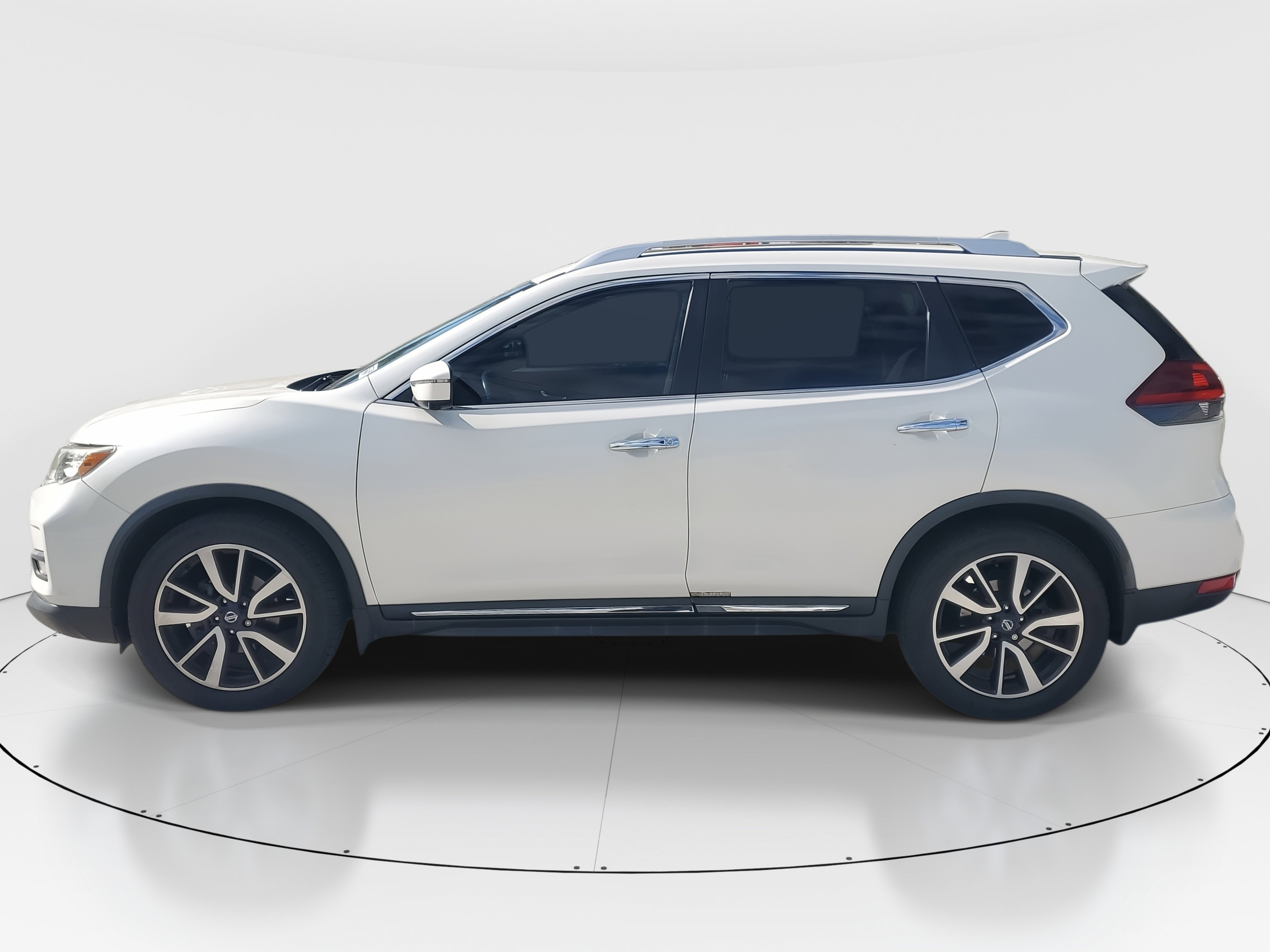 Used 2018 Nissan Rogue SL w/ Premium Package image 7