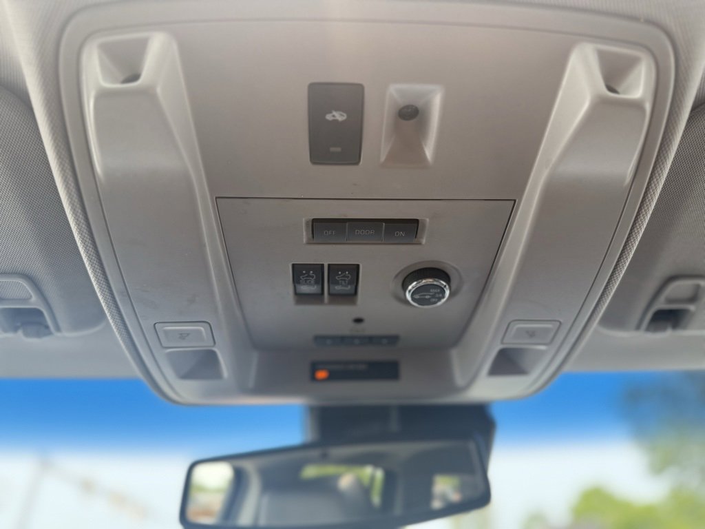 Used 2016 Cadillac Escalade Luxury image 22