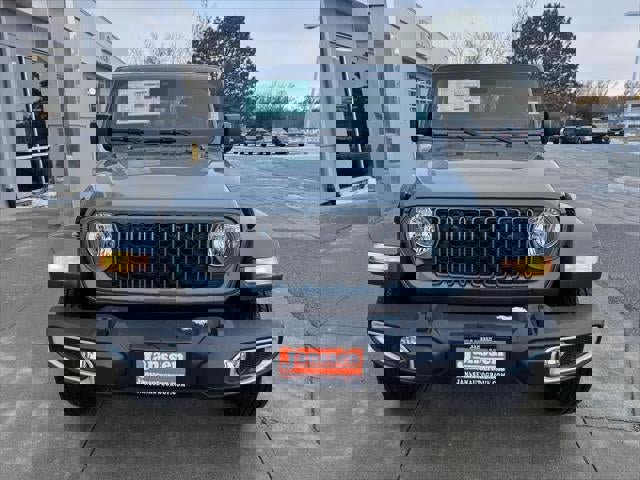 New 2025 Jeep Gladiator Sport image 32