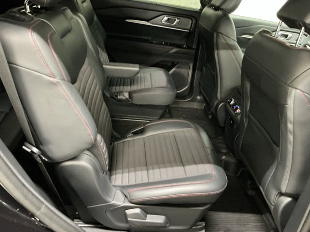 Used 2025 Ford Explorer ST-Line w/ Premium Package image 20