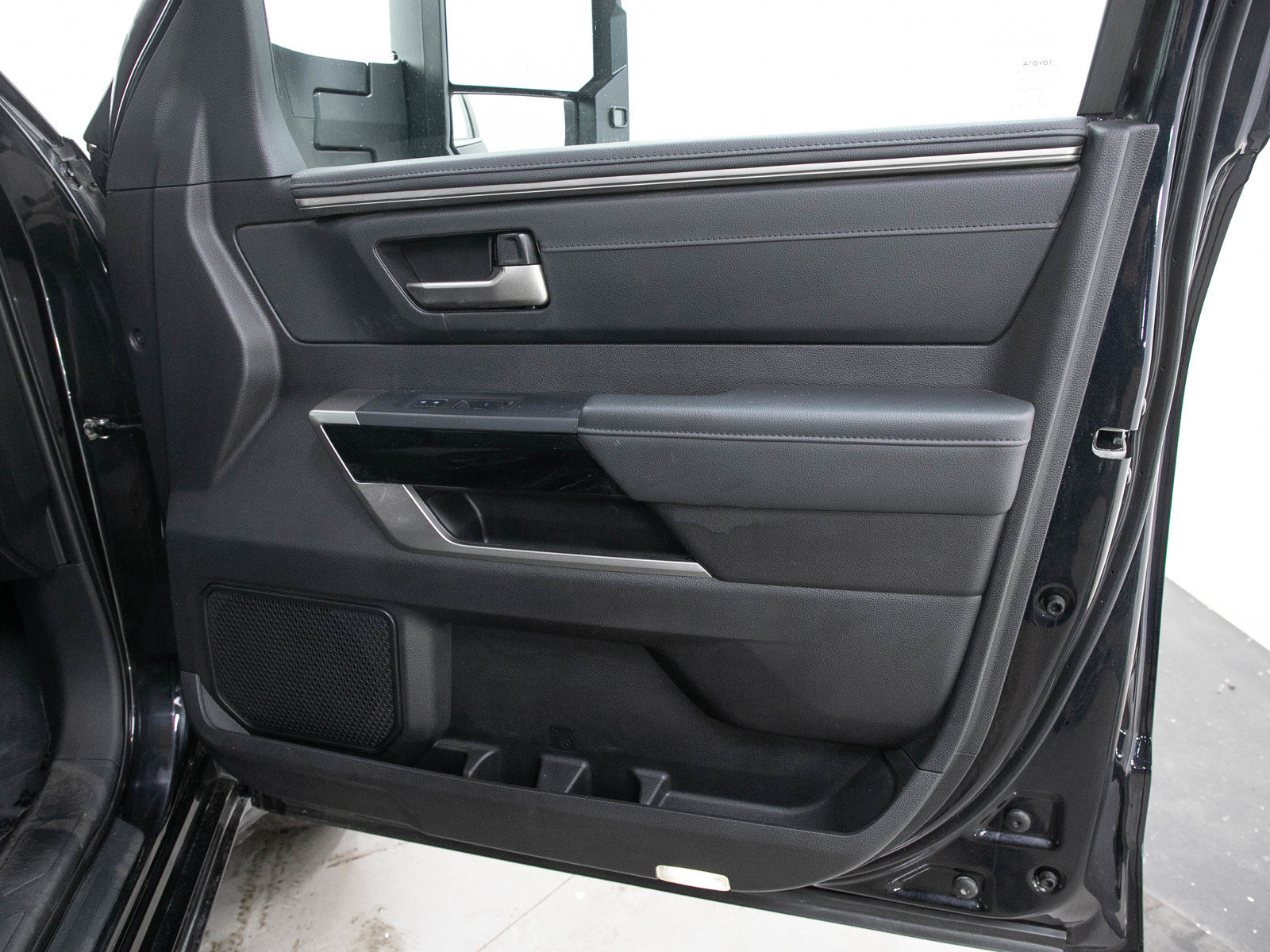 Used 2023 Toyota Tundra Limited AWD/4WD image 12