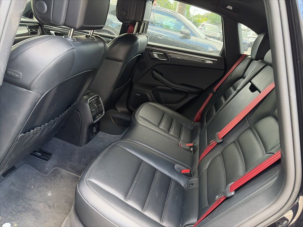 Certified 2024 Porsche Macan GTS image 6