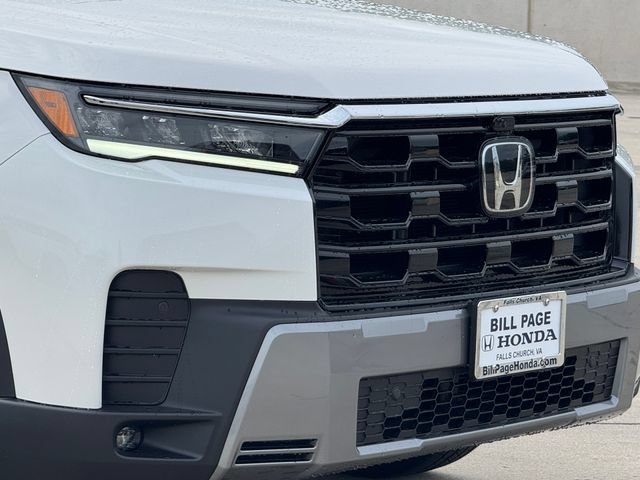 New 2026 Honda Pilot Touring image 2