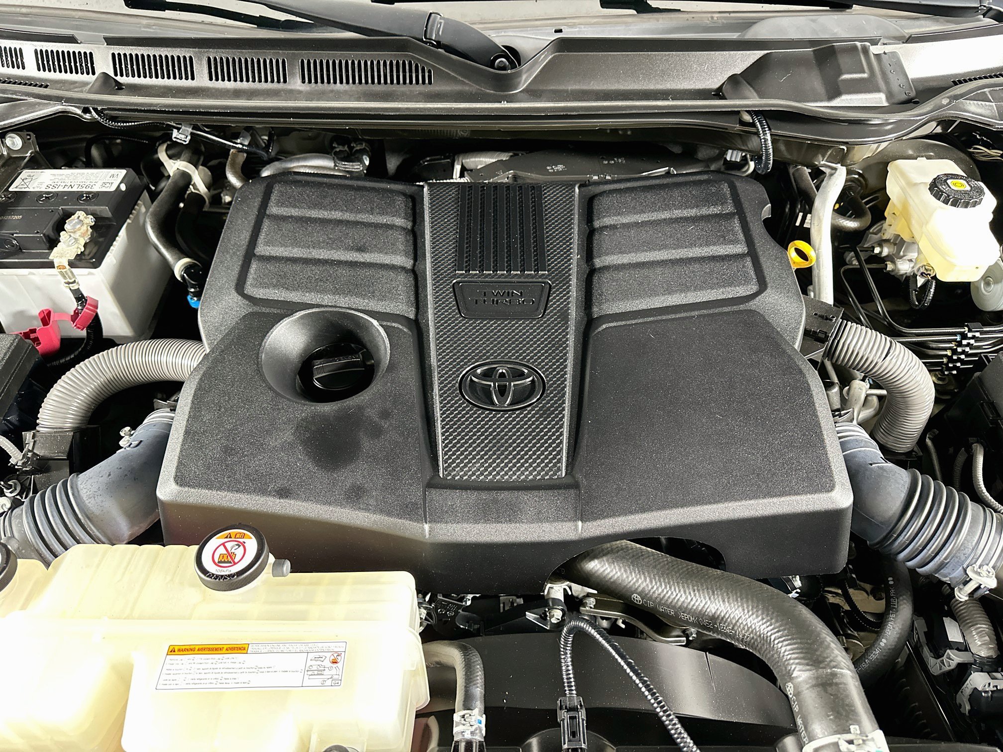 Used 2022 Toyota Tundra Limited w/ Power Package AWD/4WD image 13