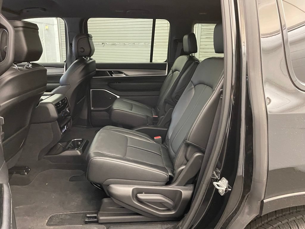 New 2026 Jeep Grand Wagoneer 4WD image 19