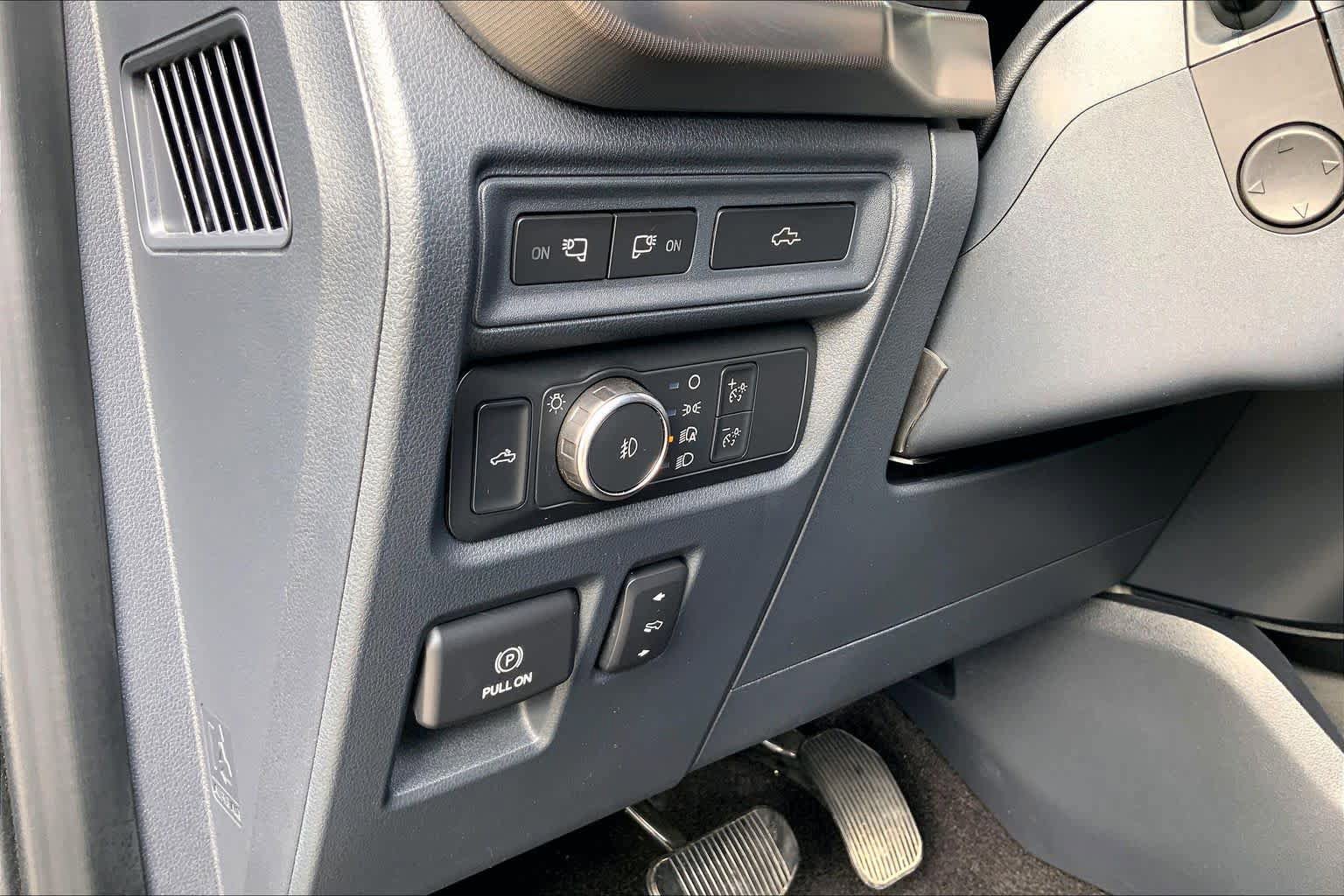 Used 2022 Ford F150 Raptor w/ Raptor 37 Performance Package AWD/4WD image 31