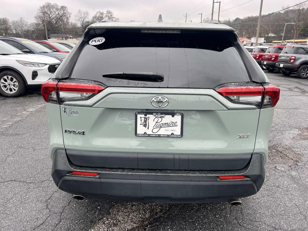 Used 2020 Toyota RAV4 XLE Premium image 6