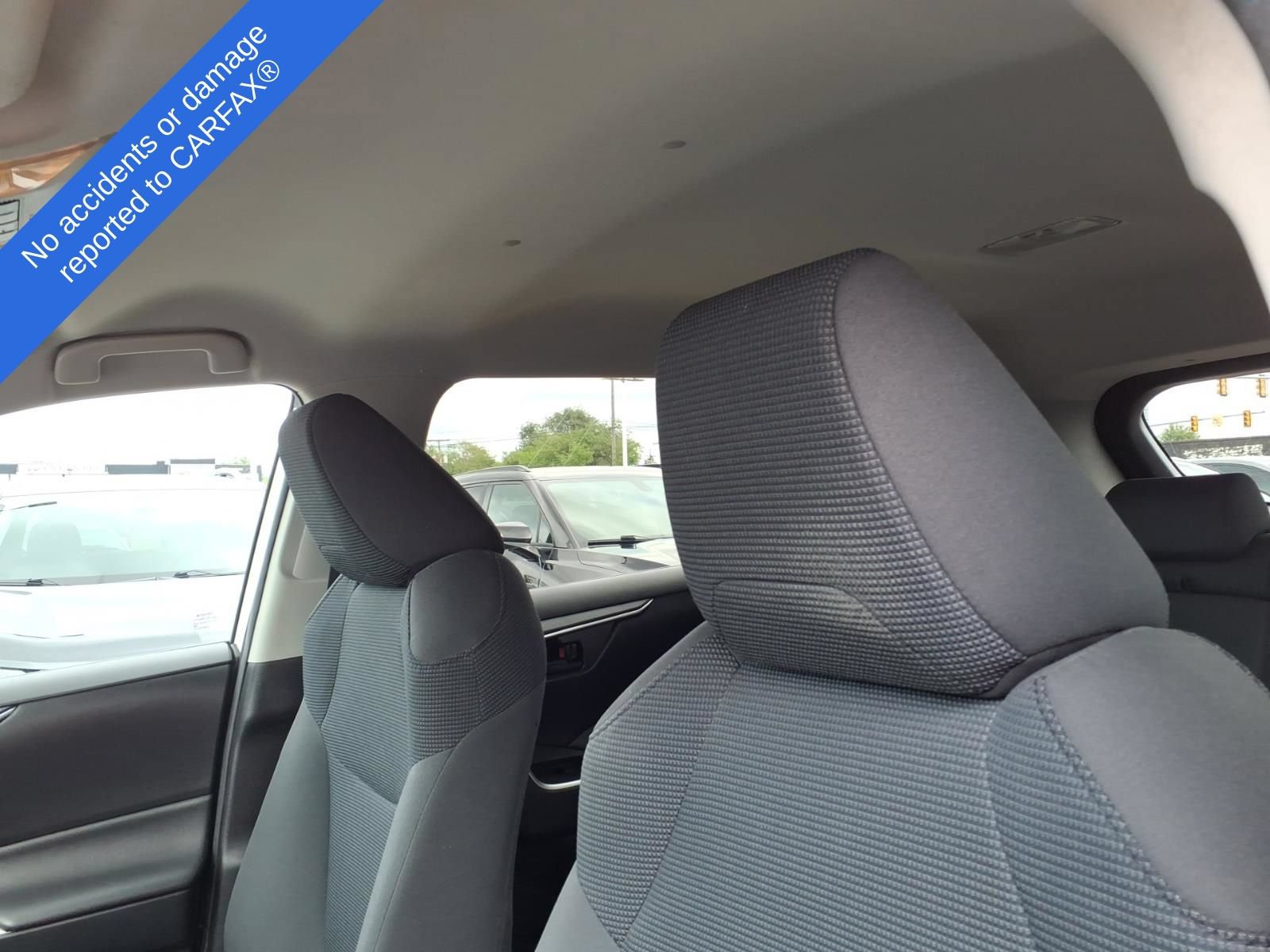 Used 2019 Toyota RAV4 LE AWD/4WD image 20