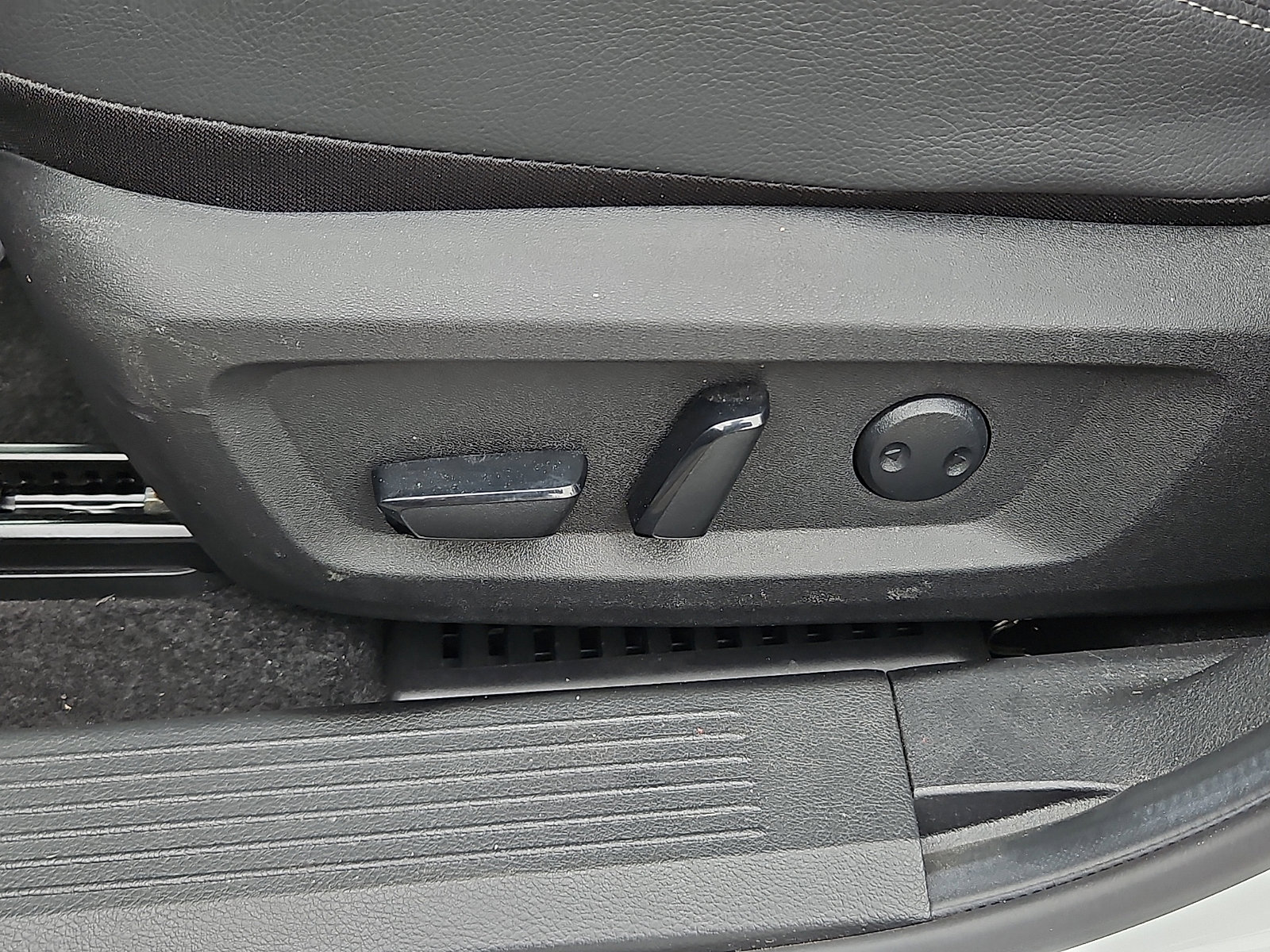 Certified 2023 Nissan Rogue SL image 26