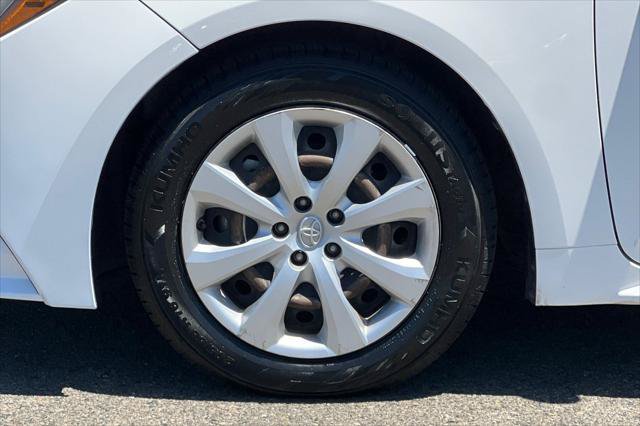 Certified 2020 Toyota Corolla LE FWD image 28