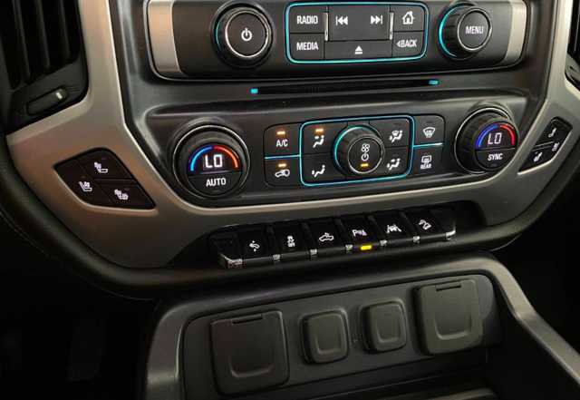 Used 2018 GMC Sierra 1500 SLT AWD/4WD image 13