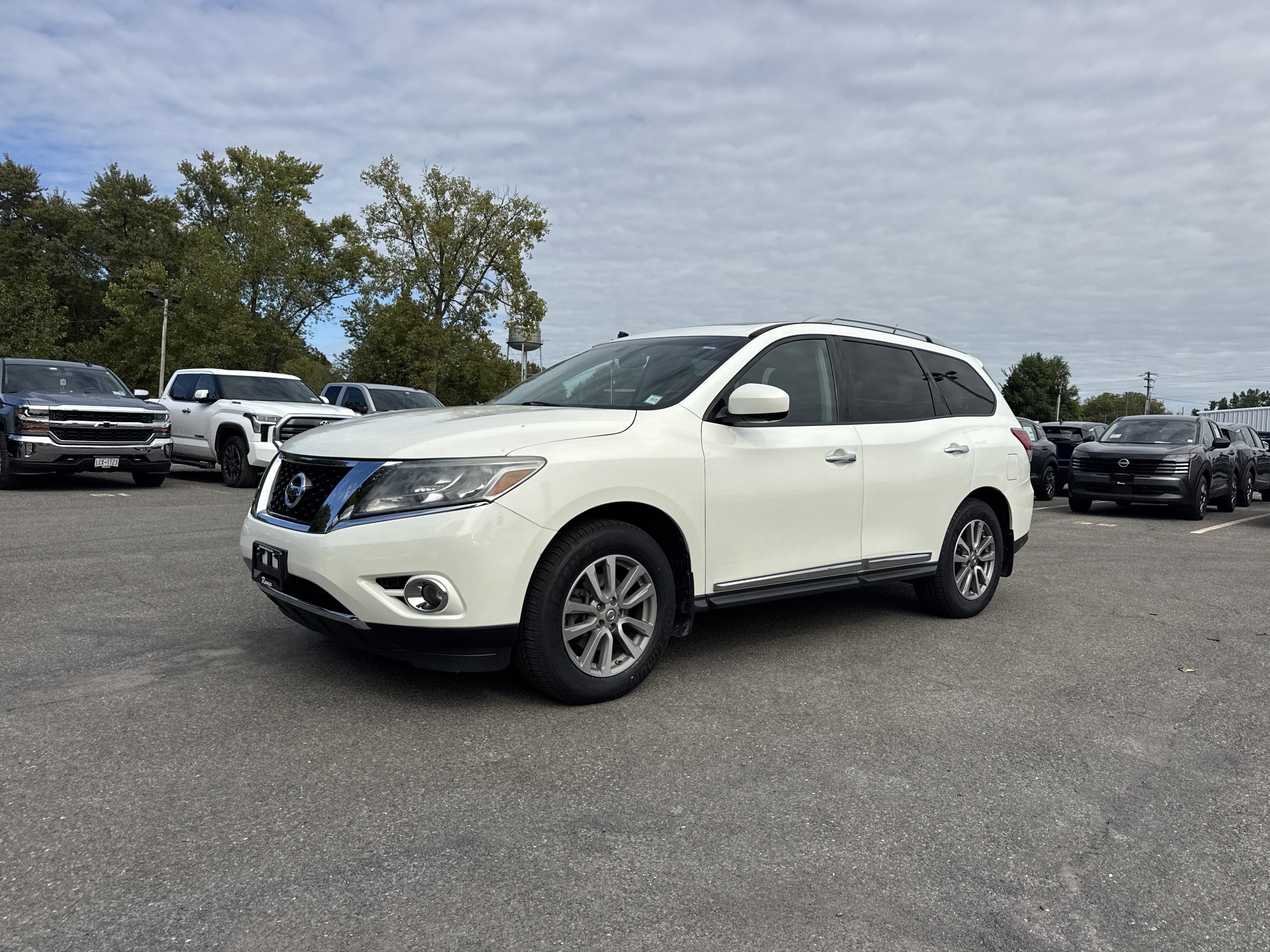 Used 2015 Nissan Pathfinder SL w/ SL Premium Package