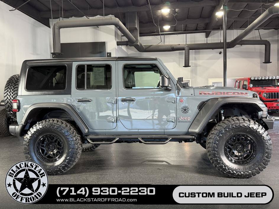Used 2025 Jeep Wrangler Unlimited Rubicon w/ Convenience Group AWD/4WD image 1
