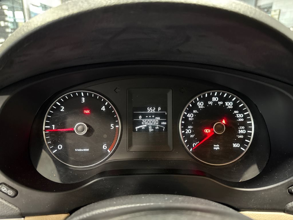 Used 2012 Volkswagen Jetta TDI FWD image 19
