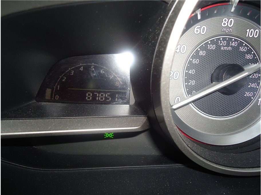 Used 2014 MAZDA MAZDA3 i Touring w/ Technology Package FWD image 25