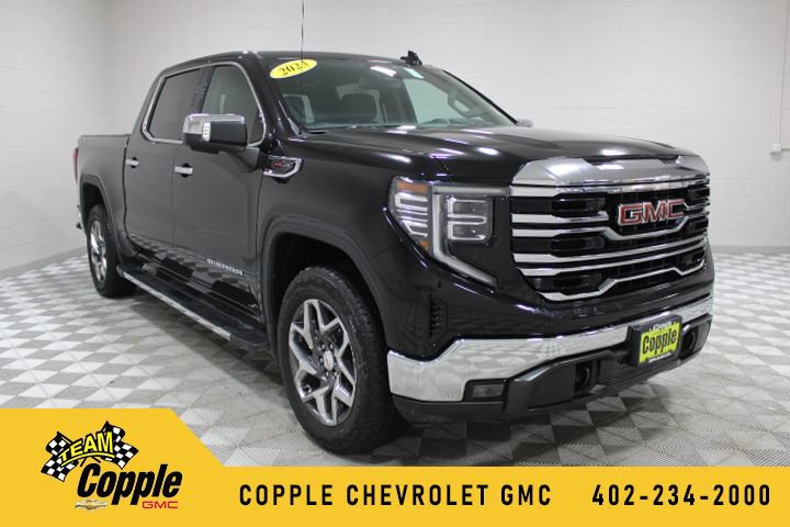 Used 2023 GMC Sierra 1500 SLT w/ SLT Premium Package AWD/4WD image 1
