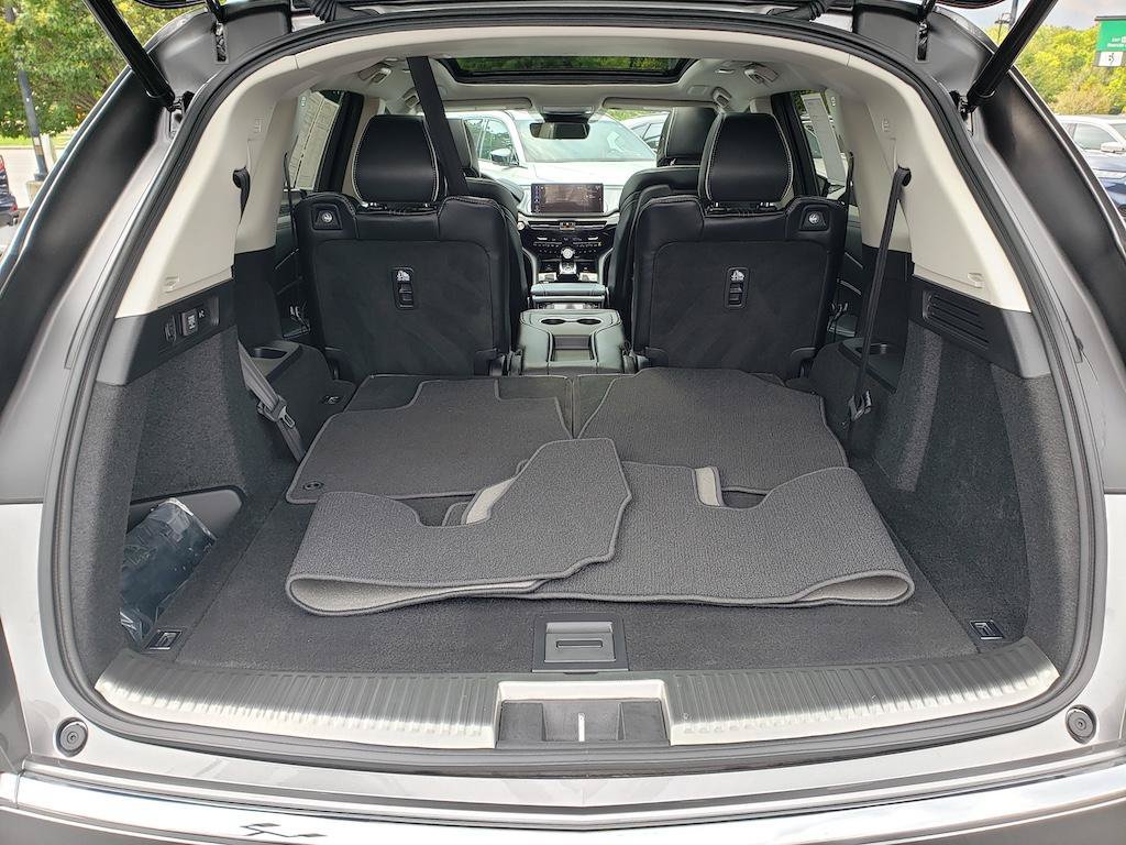 Certified 2026 Acura MDX w/ Advance Package AWD/4WD image 9