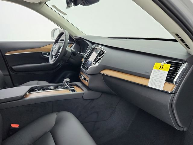 New 2025 Volvo XC90 B6 Plus w/ Protection Package Premier image 21