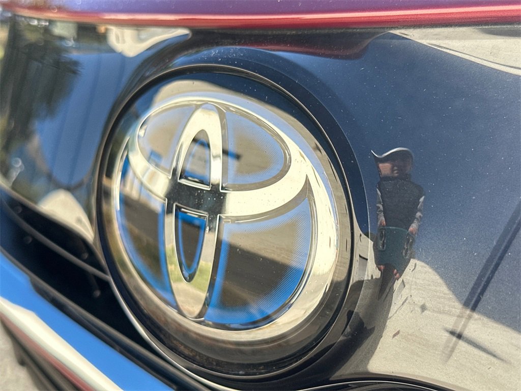 Used 2024 Toyota Venza Limited image 13