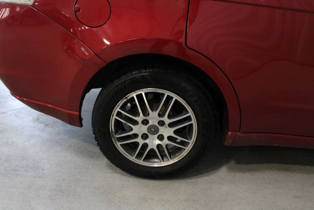 Used 2011 Ford Focus SE w/ Sedan SE Appearance Pkg FWD image 24