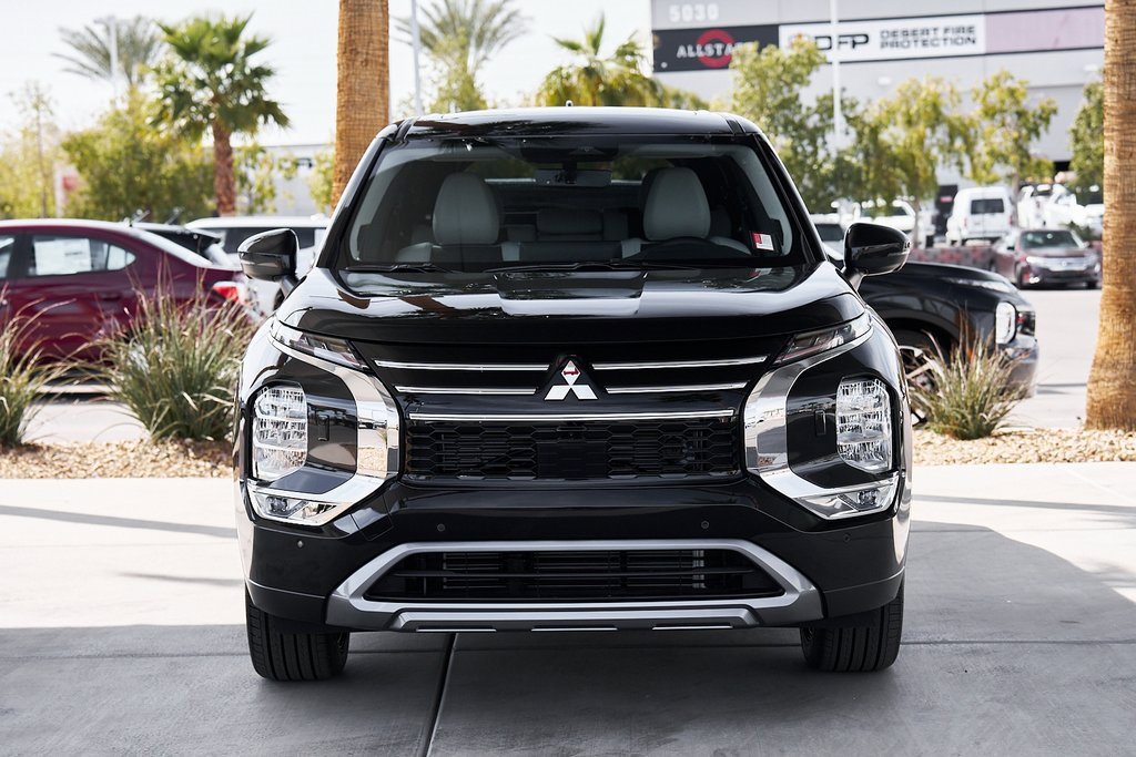 New 2025 Mitsubishi Outlander SE image 6