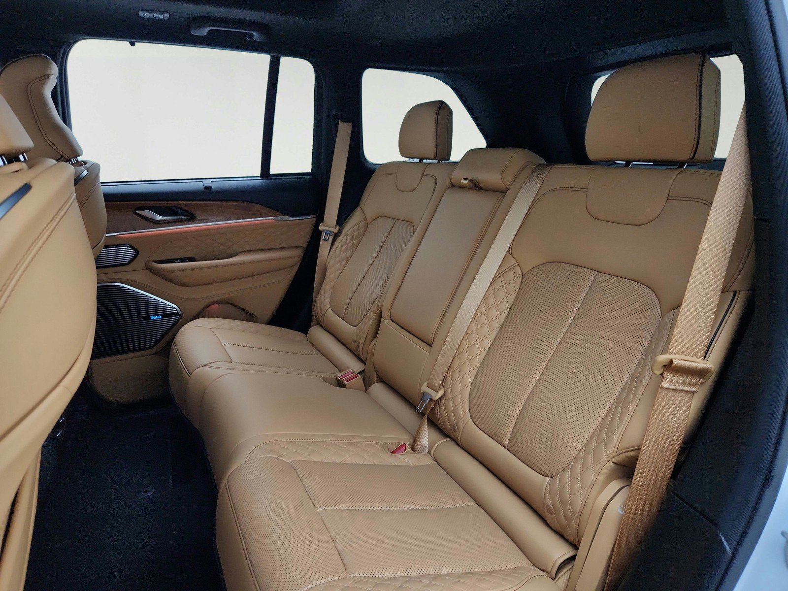 Used 2024 Jeep Grand Cherokee Summit AWD/4WD image 28