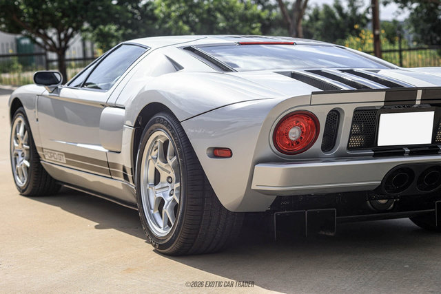 Used 2005 Ford GT RWD image 46