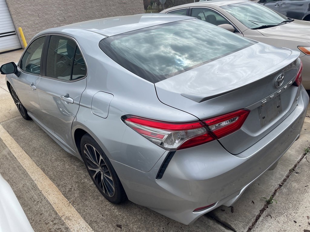 Used 2018 Toyota Camry SE image 7