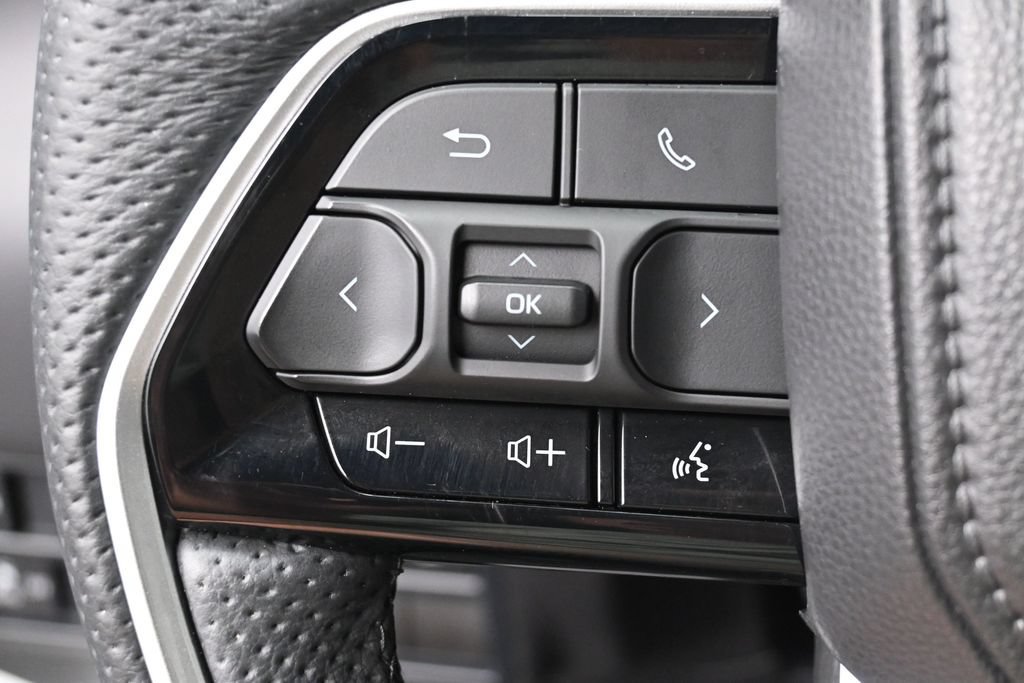 Certified 2025 Toyota Sequoia Platinum AWD/4WD image 17