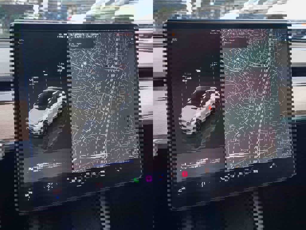 Used 2025 Tesla Model Y Performance image 20