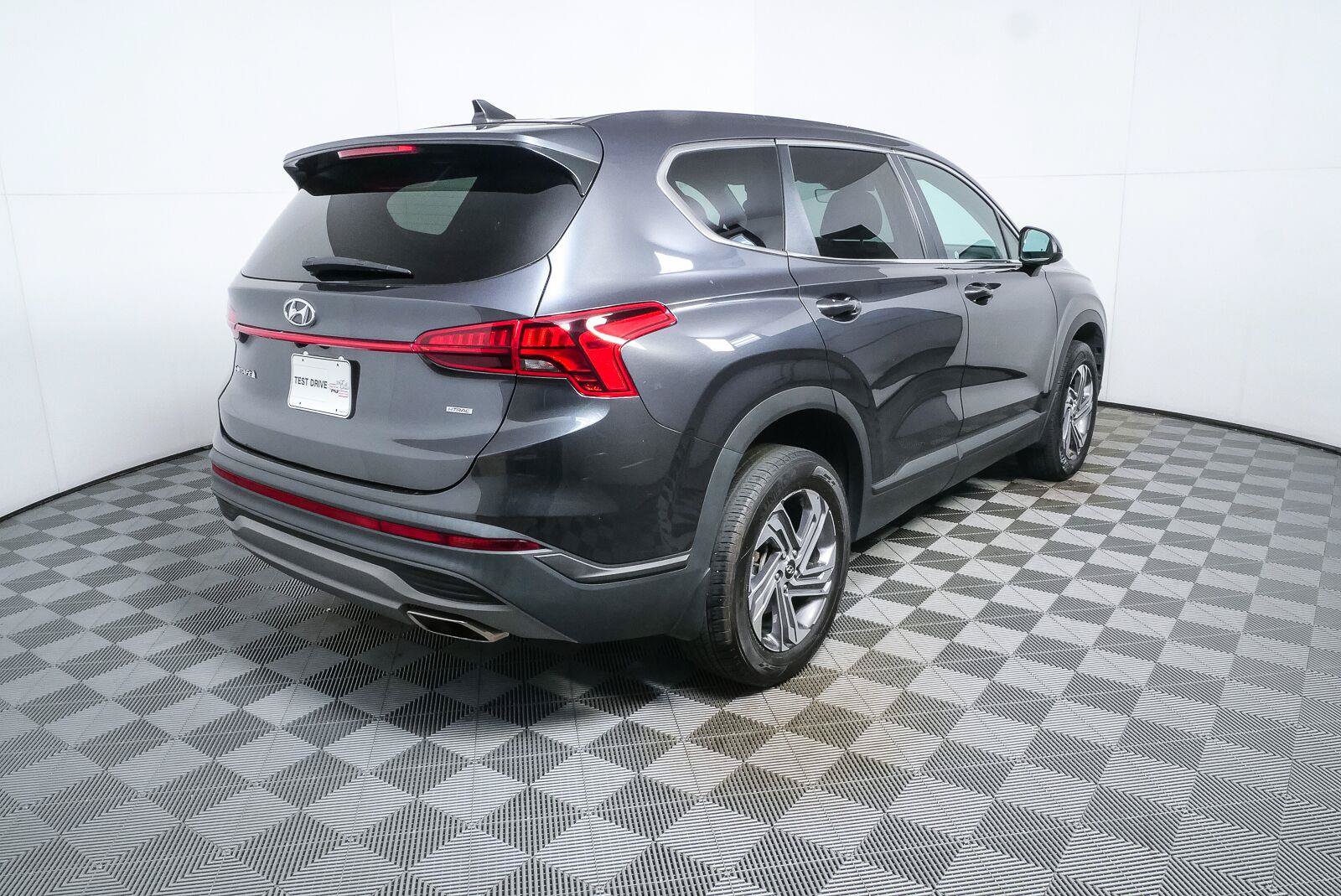 Used 2023 Hyundai Santa Fe SE AWD/4WD image 3