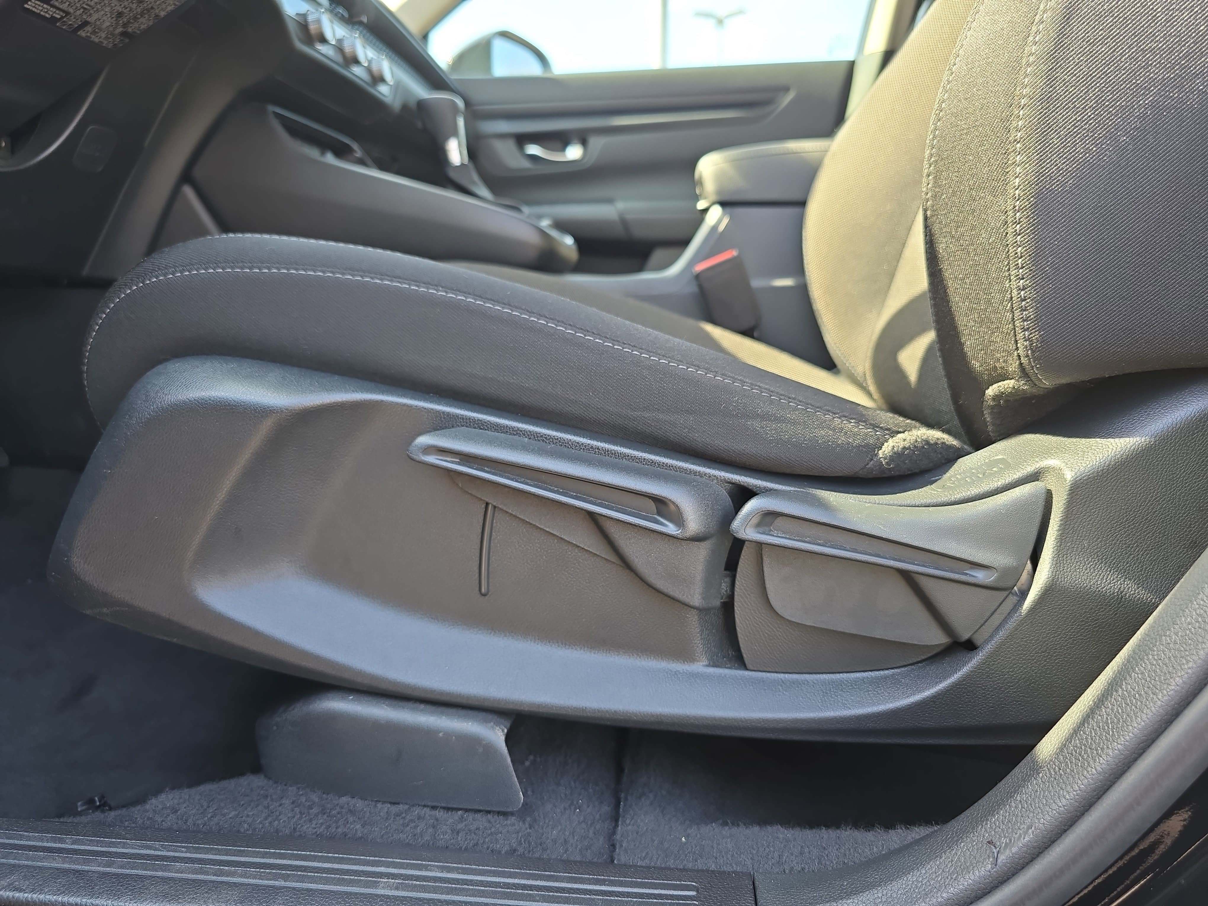 Used 2023 Honda CR-V LX image 29