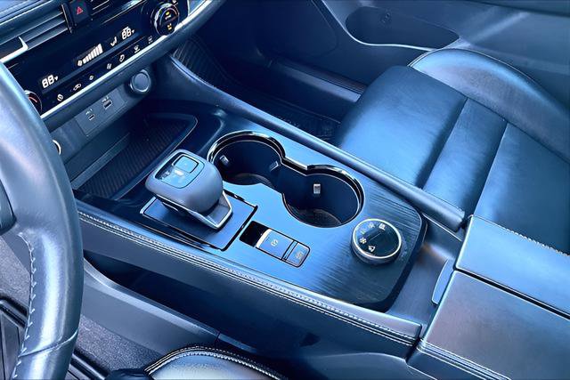 Used 2023 Nissan Rogue SL image 19