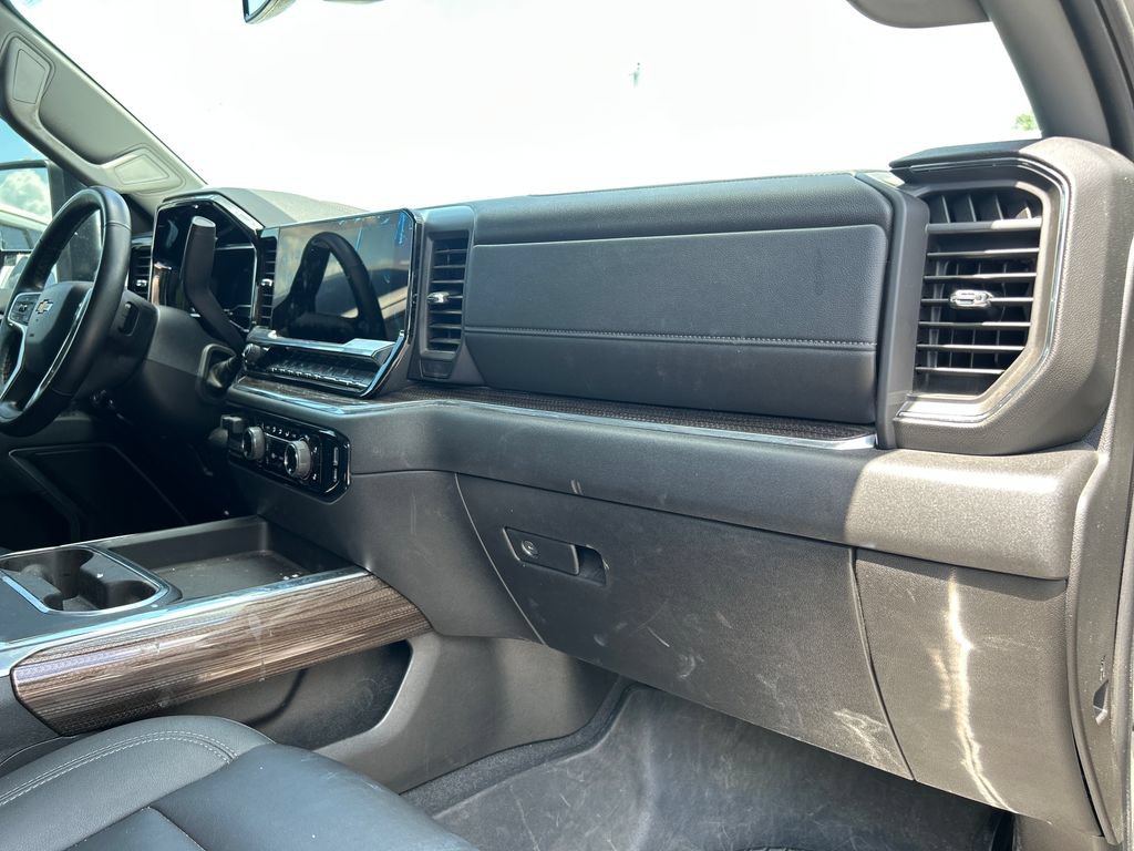 Used 2025 Chevrolet Silverado 2500 LT w/ Safety Package AWD/4WD image 16