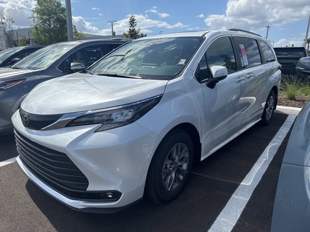 New 2026 Toyota Sienna XLE FWD image 1