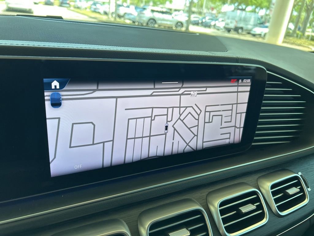 Used 2025 Mercedes-Benz GLS 450 4MATIC w/ AMG Line Exterior image 8