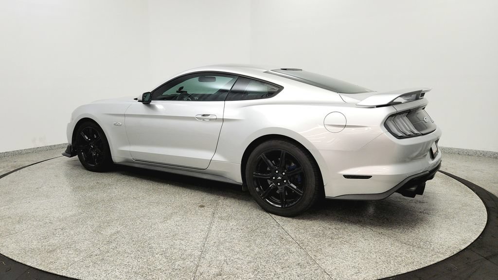 Used 2018 Ford Mustang GT RWD image 3