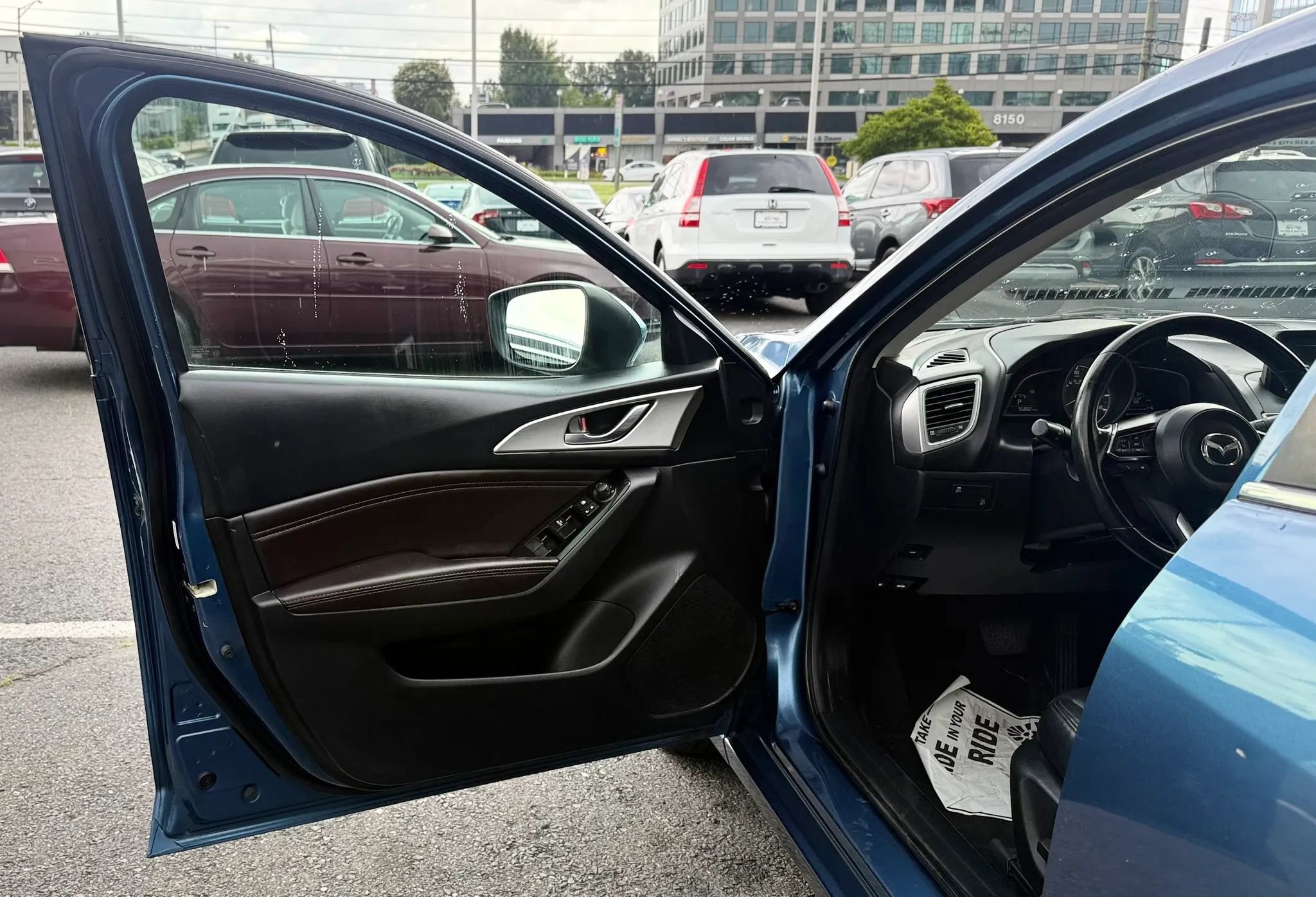 Used 2017 MAZDA MAZDA3 Touring FWD image 9